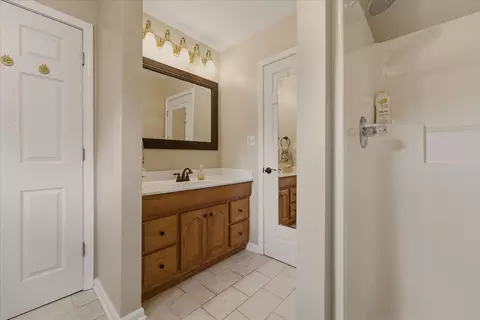 Bath - 214 Cullum Ave, Dickson, TN 37055 photo 4 of 5