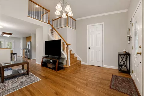 Entry Way - 214 Cullum Ave, Dickson, TN 37055 photo 1 of 3