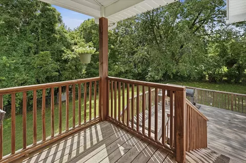 Exterior - 214 Cullum Ave, Dickson, TN 37055 photo 11 of 17