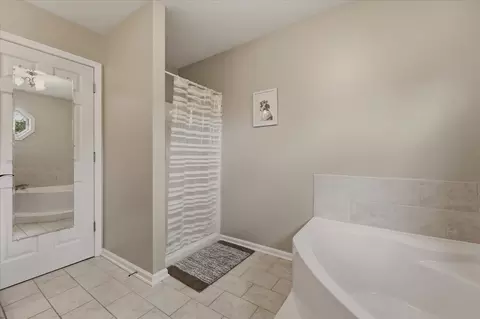 Bath - 214 Cullum Ave, Dickson, TN 37055 photo 3 of 5