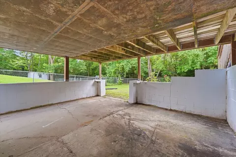 Exterior - 214 Cullum Ave, Dickson, TN 37055 photo 6 of 17