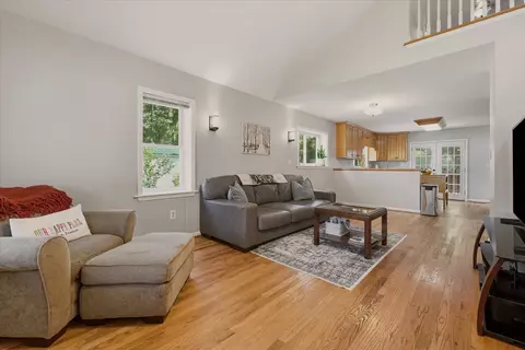 Living - 214 Cullum Ave, Dickson, TN 37055 photo 1 of 1