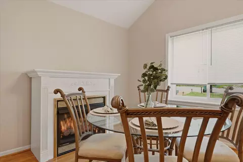 Dining - 214 Cullum Ave, Dickson, TN 37055 photo 2 of 4
