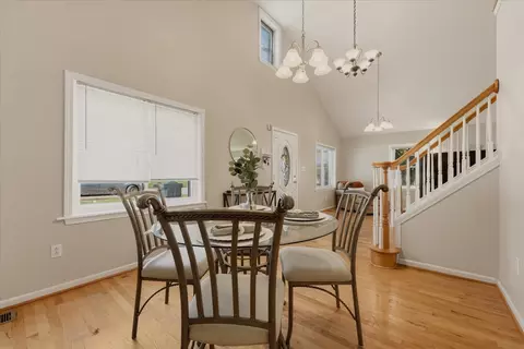 Dining - 214 Cullum Ave, Dickson, TN 37055 photo 4 of 4