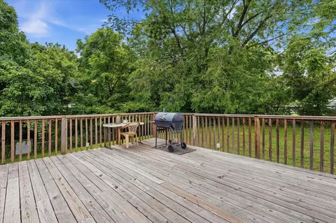 Exterior - 214 Cullum Ave, Dickson, TN 37055 photo 9 of 17
