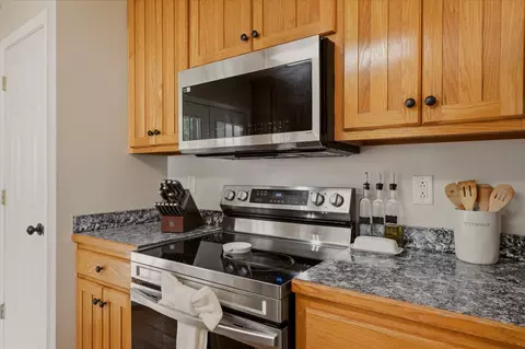 Kitchen - 214 Cullum Ave, Dickson, TN 37055 photo 4 of 6