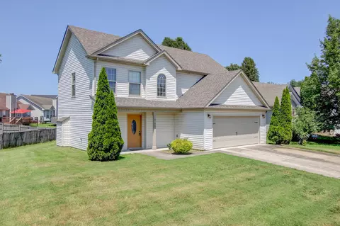 3694 Nadia Dr, Clarksville, TN 37040
