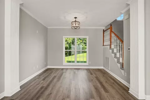 Living - 108 Brookview Ct, Springfield, TN 37172 photo 2 of 3