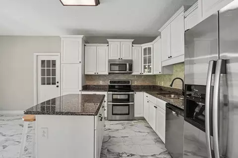 Kitchen - 108 Brookview Ct, Springfield, TN 37172 photo 3 of 4