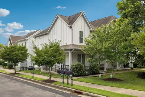 713 Cottage Park Dr, Nashville, TN 37207