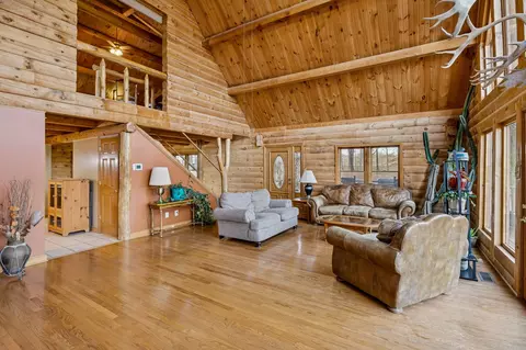 Living - 20151 Ben Fly Rd, Lyles, TN 37098 photo 9 of 12