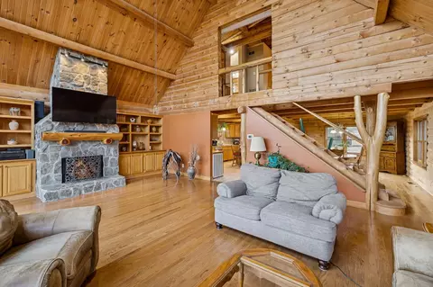 Living - 20151 Ben Fly Rd, Lyles, TN 37098 photo 4 of 12