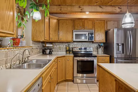 Kitchen - 20151 Ben Fly Rd, Lyles, TN 37098 photo 7 of 10