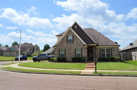 8773 Stony Glen Dr, Bartlett, TN 38133