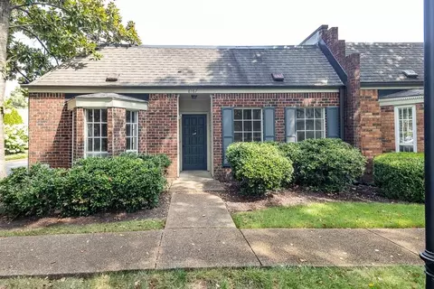 8167 Hunters Grove Ln, Germantown, TN 38138