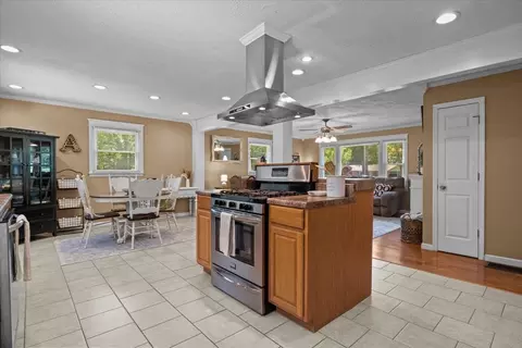 Kitchen - 353 Powers Blvd, Waverly, TN 37185 photo 2 of 6