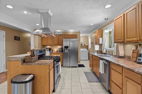 Kitchen - 353 Powers Blvd, Waverly, TN 37185 photo 5 of 6