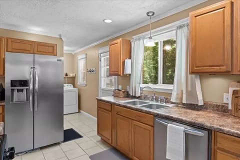 Kitchen - 353 Powers Blvd, Waverly, TN 37185 photo 3 of 6