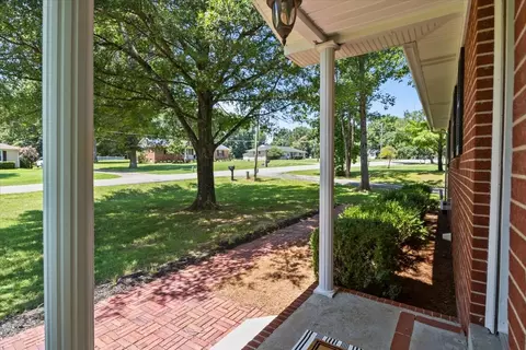 Exterior - 353 Powers Blvd, Waverly, TN 37185 photo 3 of 14