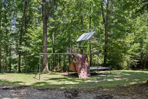 Exterior - 353 Powers Blvd, Waverly, TN 37185 photo 11 of 14