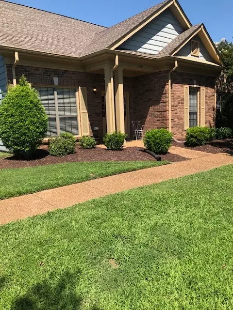 8916 Sawyer Brown Rd, Nashville, TN 37221