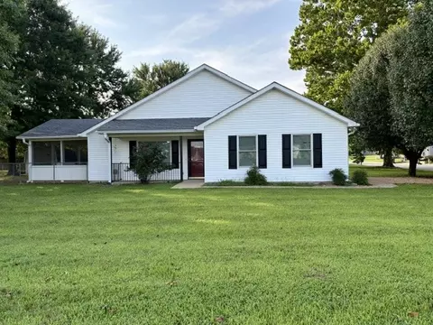 2828 Spring Meade Blvd, Columbia, TN 38401