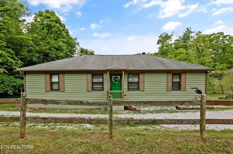 2719 Oak Grove Rd, Rocky Top, TN 37769
