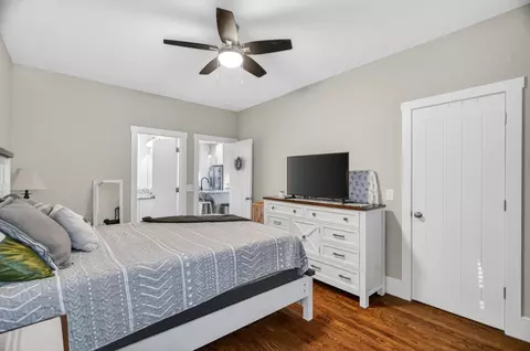 Bedroom - 813 5th Ave E, Springfield, TN 37172 photo 4 of 5