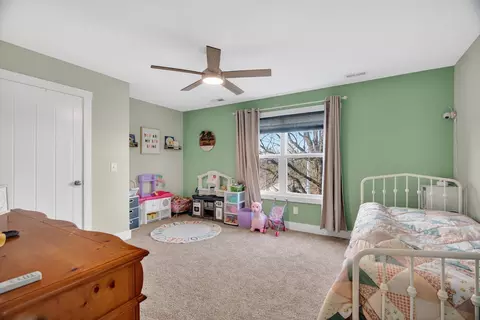 Bedroom - 813 5th Ave E, Springfield, TN 37172 photo 3 of 5