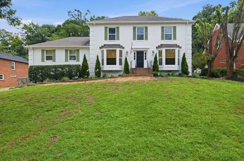 8005 Montcastle Dr, Nashville, TN 37221