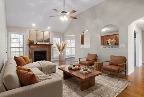 2485 Senseney Dr, Clarksville, TN 37042