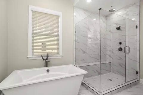 Bath - 1925 Harmony Rd E, Spring Hill, TN 37174 photo 3 of 5