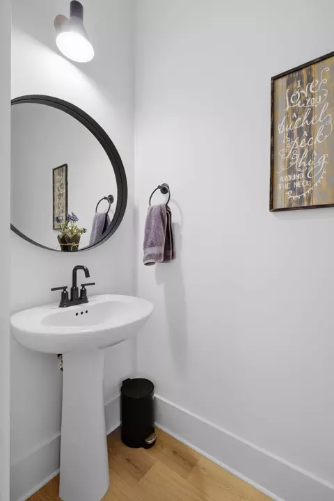 Bath - 415 Dewar Dr, Franklin, TN 37064 photo 4 of 9