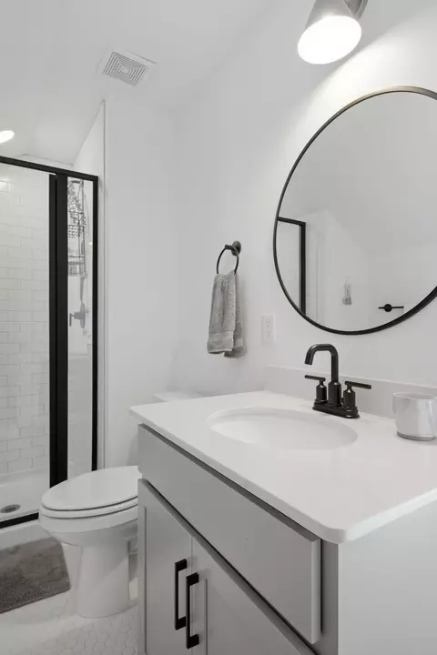 Bath - 415 Dewar Dr, Franklin, TN 37064 photo 7 of 9