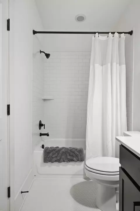 Bath - 415 Dewar Dr, Franklin, TN 37064 photo 6 of 9