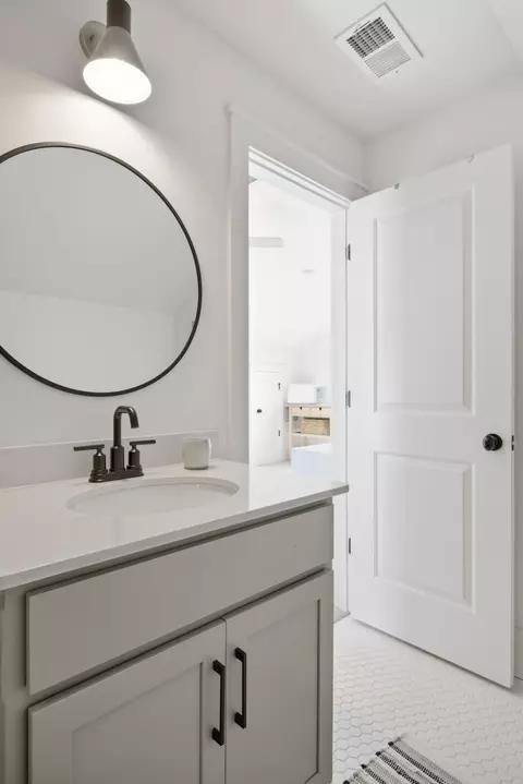 Bath - 415 Dewar Dr, Franklin, TN 37064 photo 8 of 9