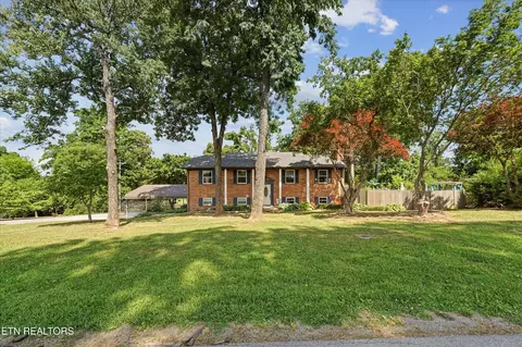 140 Westmoreland Dr, Maryville, TN 37803