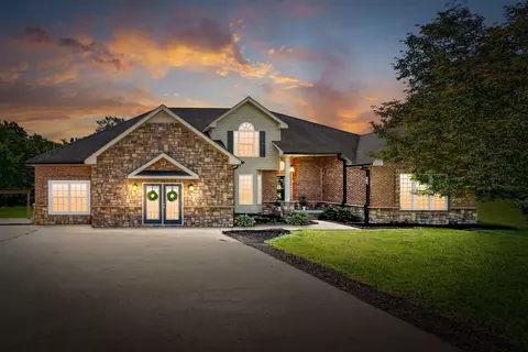1365 Norman Ln, Clarksville, TN 37040