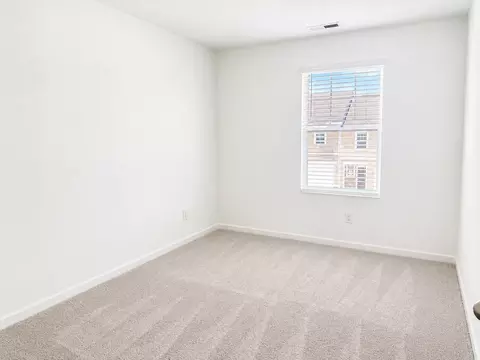 Bedroom - 218 Darlington Dr, Dickson, TN 37055 photo 2 of 5