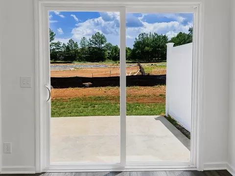 Exterior - 218 Darlington Dr, Dickson, TN 37055 photo 5 of 7