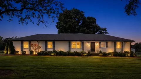 656 Spring Creek Ln, Lebanon, TN 37090