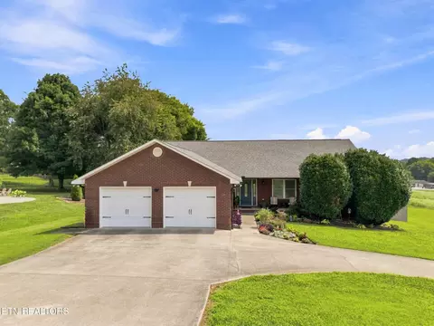276 Hardin Dr, Lenoir City, TN 37772