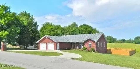 276 Hardin Dr, Lenoir City, TN 37772