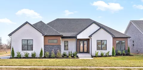 3 Pace Rd, Clarksville, TN 37043