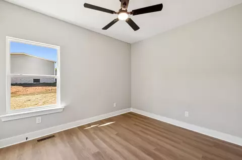 Bedroom - 1439 Caney Branch Rd, Morrison, TN 37357 photo 5 of 6