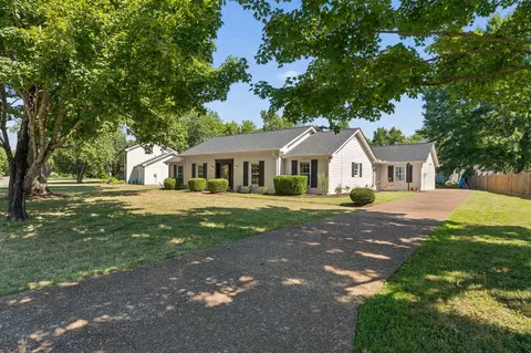 1006 Boxwood Dr, Franklin, TN 37069