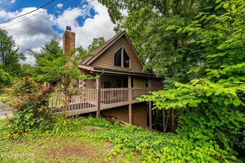 2123 Wingspan Dr, Sevierville, TN 37876