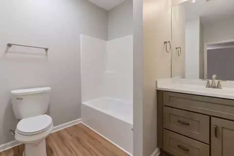 Bath - 103 Mack St, Dickson, TN 37055 photo 1 of 2