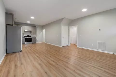 Living - 103 Mack St, Dickson, TN 37055 photo 2 of 4
