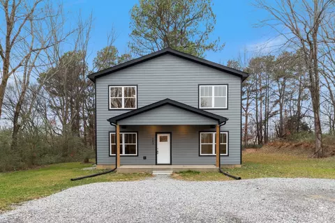 Exterior - 103 Mack St, Dickson, TN 37055 photo 4 of 10
